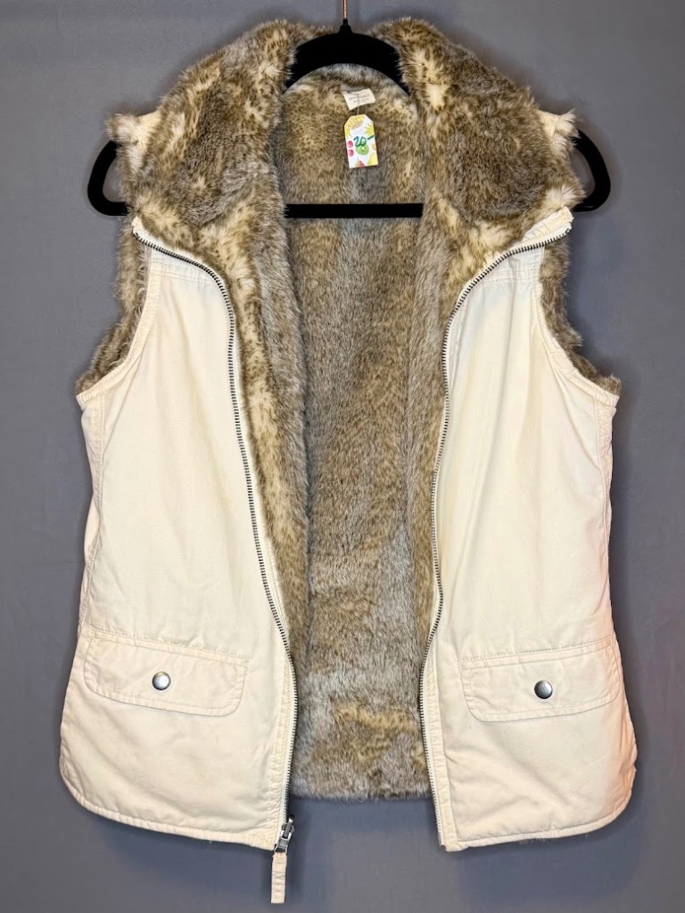 GAP Vintage Reversible Faux Fur Puffer Vest Cream Beige Zip Up Women’s